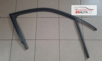 Pravé přední těsnění dveří 6V0837431L